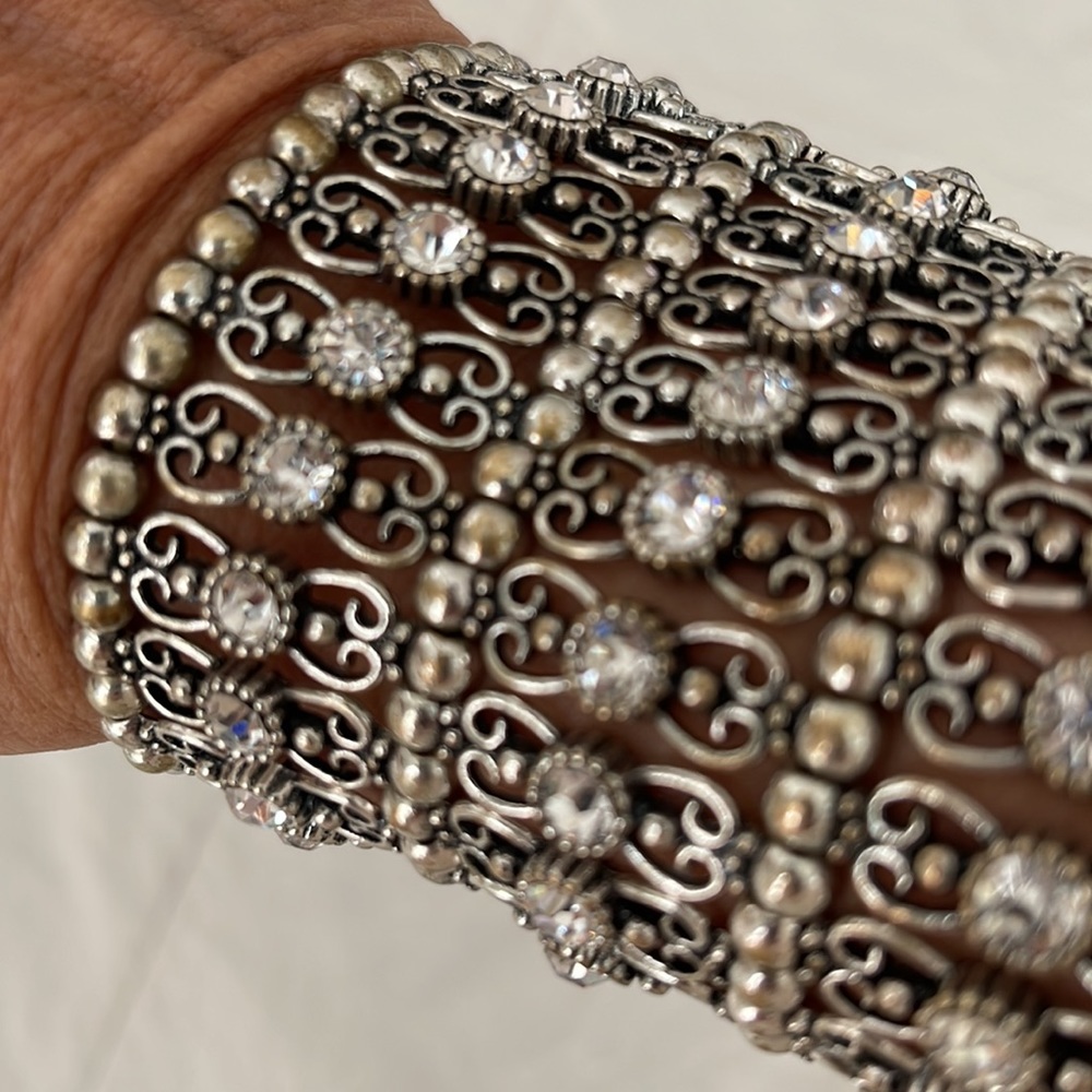 Stretch cuff bracelet - Picture 2 of 2